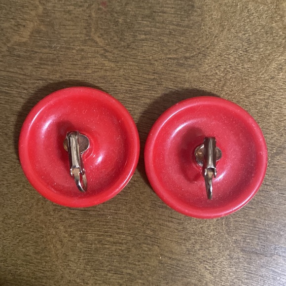 Vintage Red Disc Clip on earrings - Picture 2 of 2